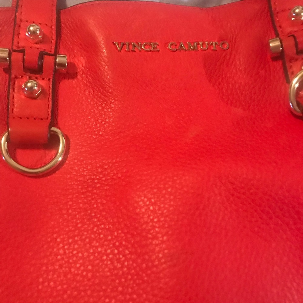 VINCE CAMUTO RED LEATHER SHOULDER BAG